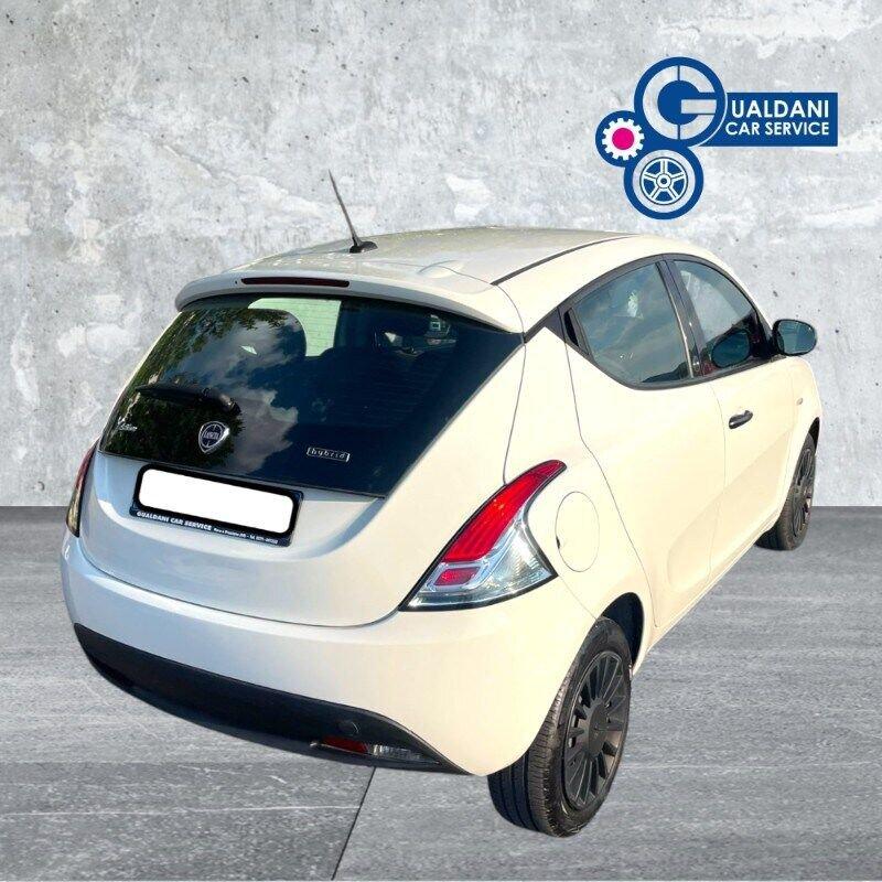 Lancia Ypsilon Ypsilon 1.0 FireFly 5 porte S&S Hybrid Ecochic Silver