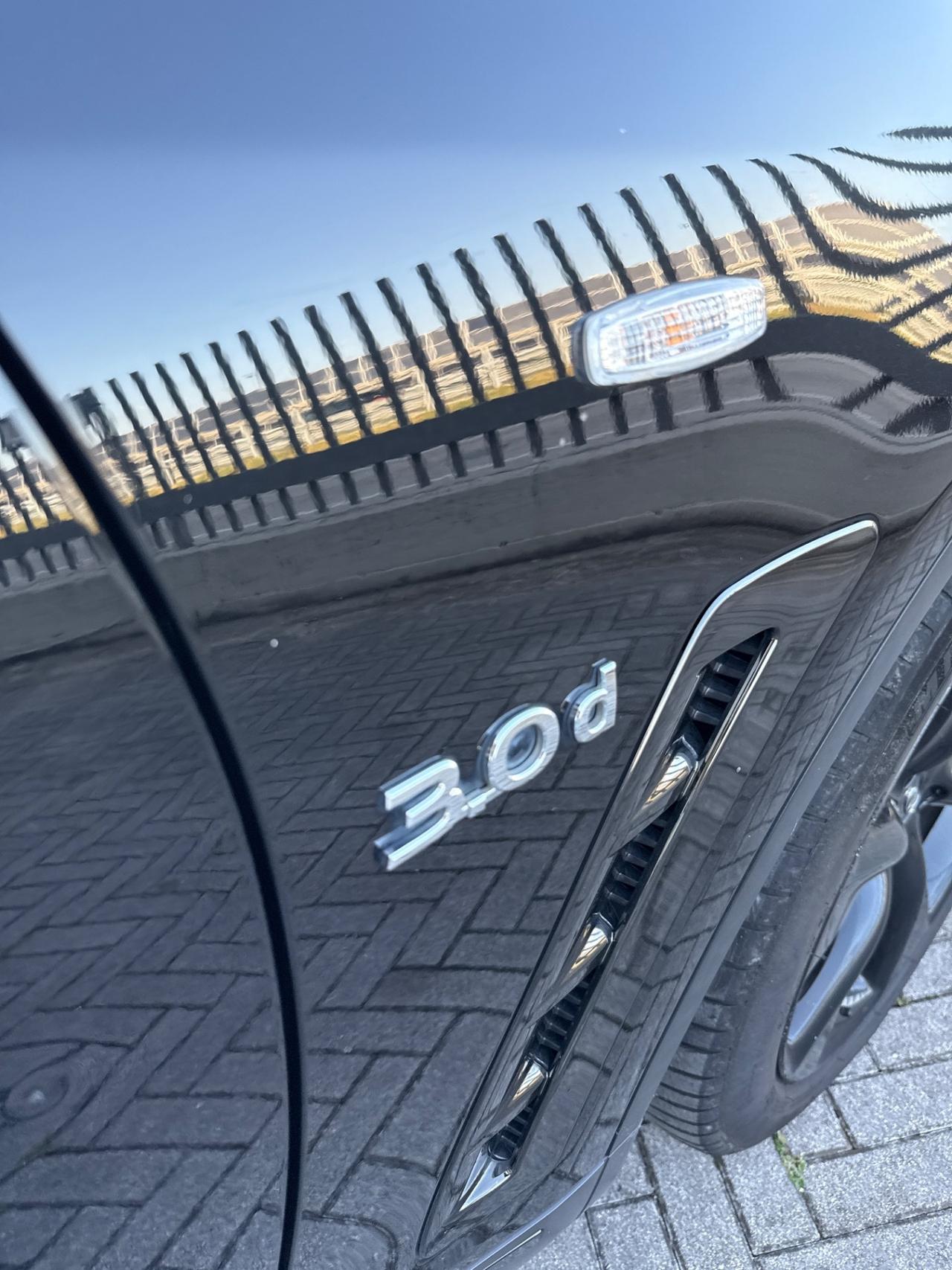 Infiniti QX70 3.0 diesel V6 AT S Design