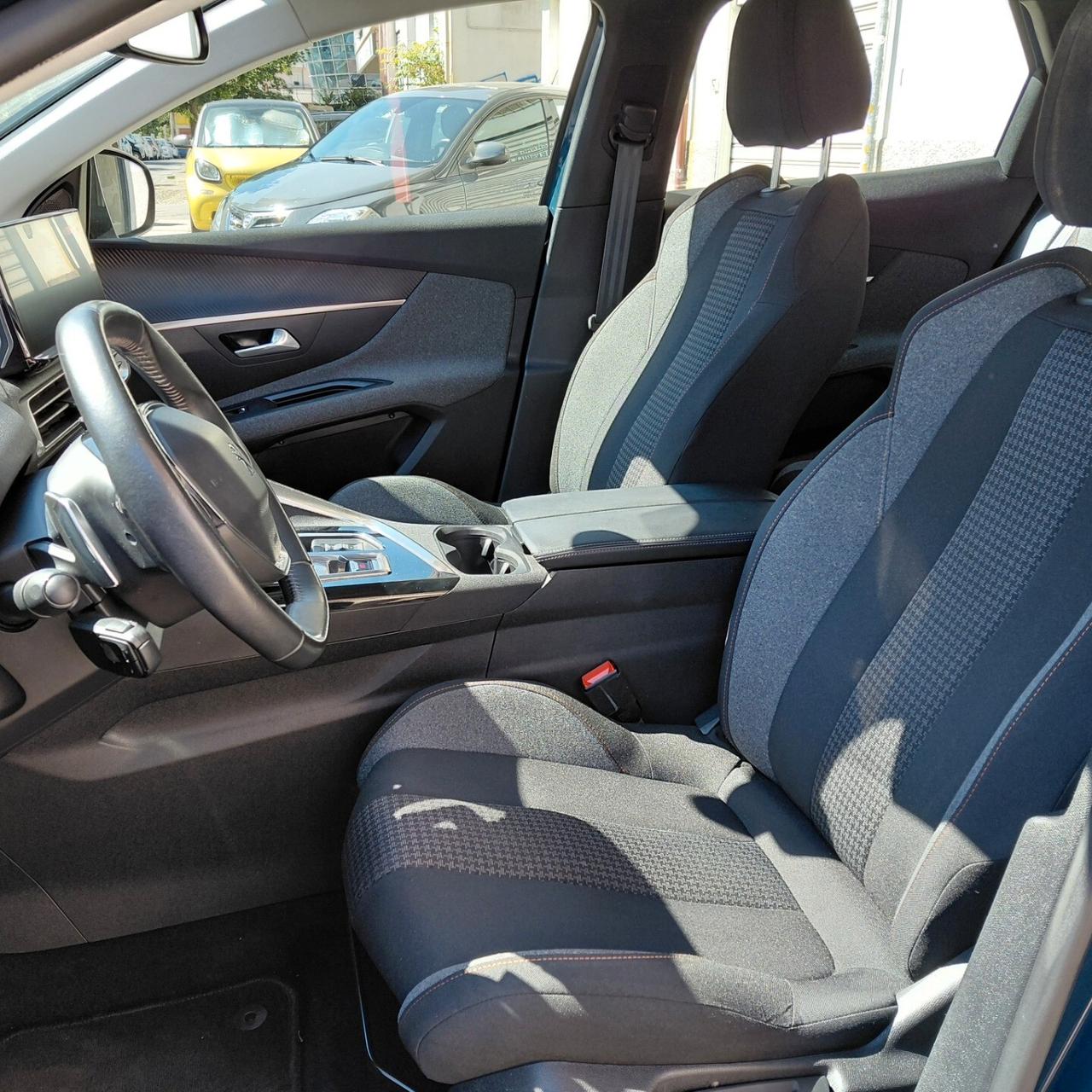 Peugeot 3008 1.5 EAT8 Business 130cv - 2021