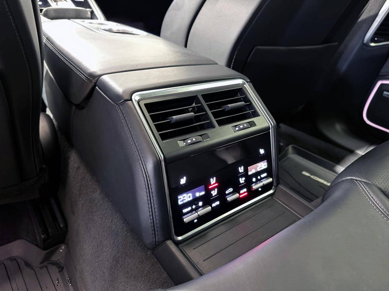 Porsche Panamera Sport Turismo 4 Platinum Edition 330cv