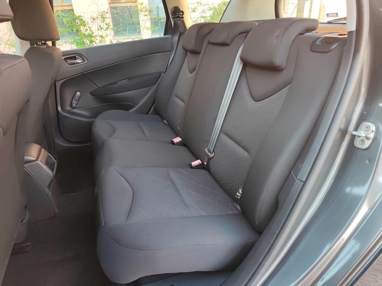 Peugeot 308 1.6 hdi sw neopatentati