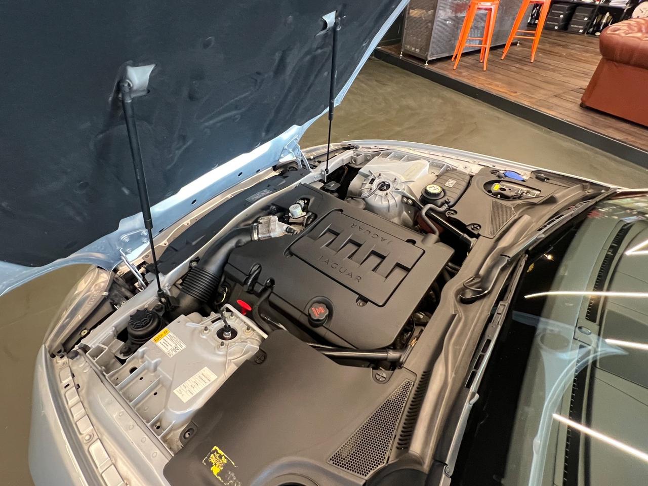 Jaguar XK 4.2 V8 Coupé