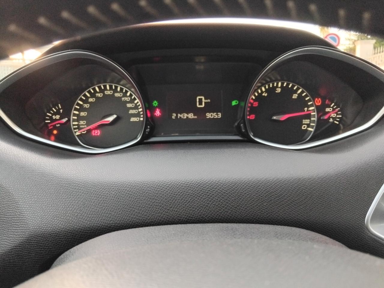 Peugeot 308 sw 1.6 Blue-HDi 120 Allure