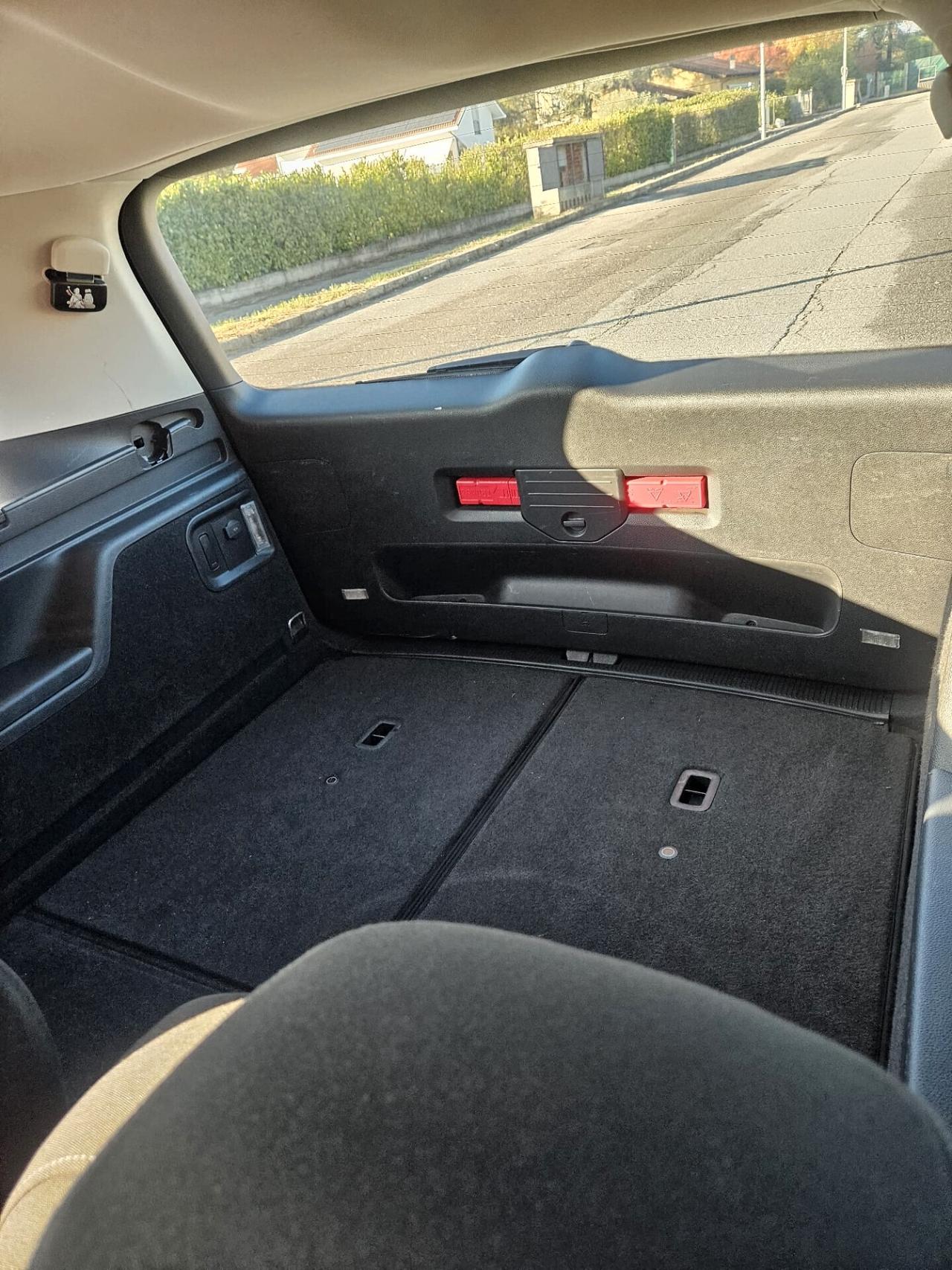 Volkswagen Sharan 7 POSTI