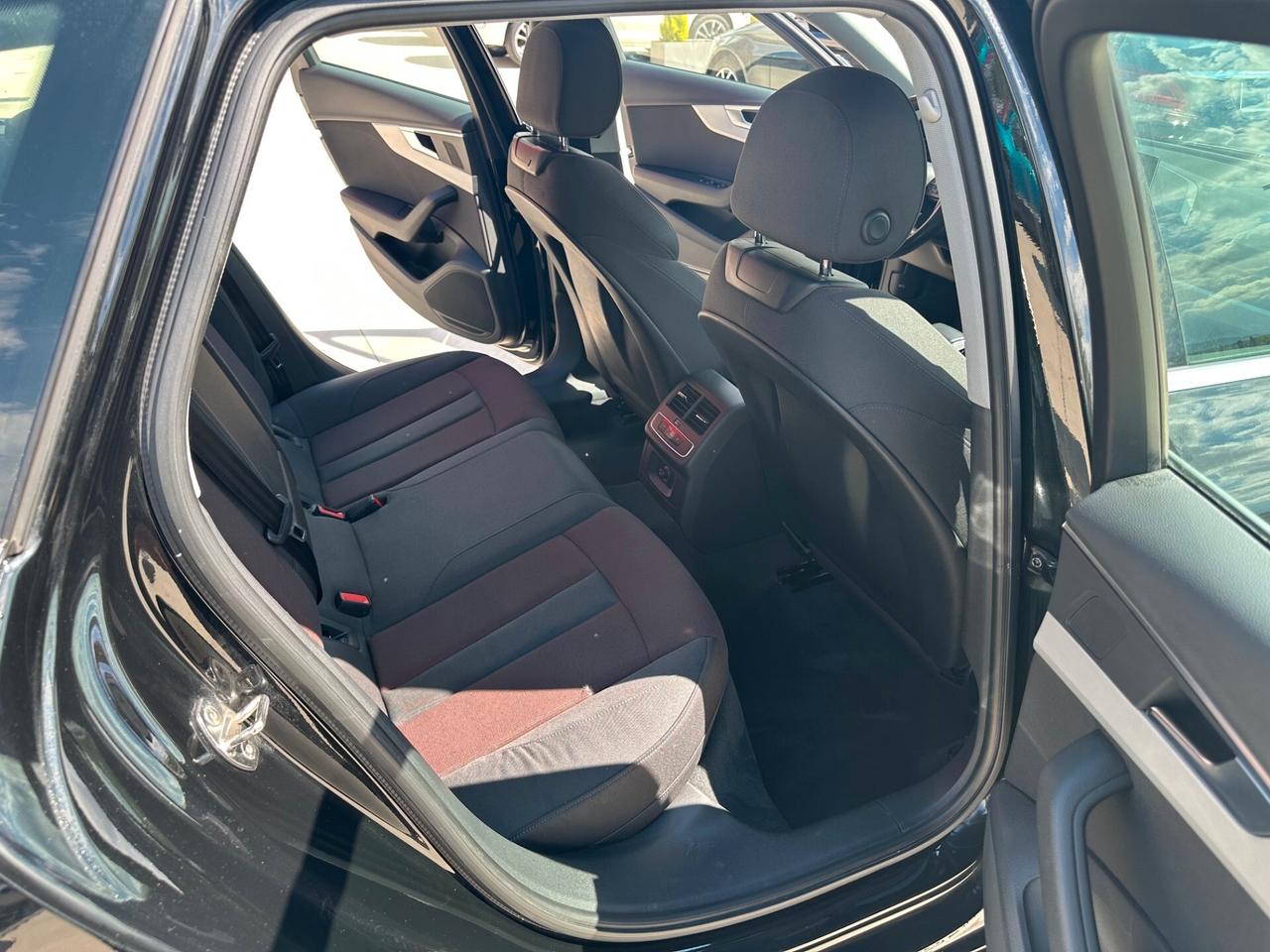 Audi A4 Avant 35 TDI 163 CV S tronic S line