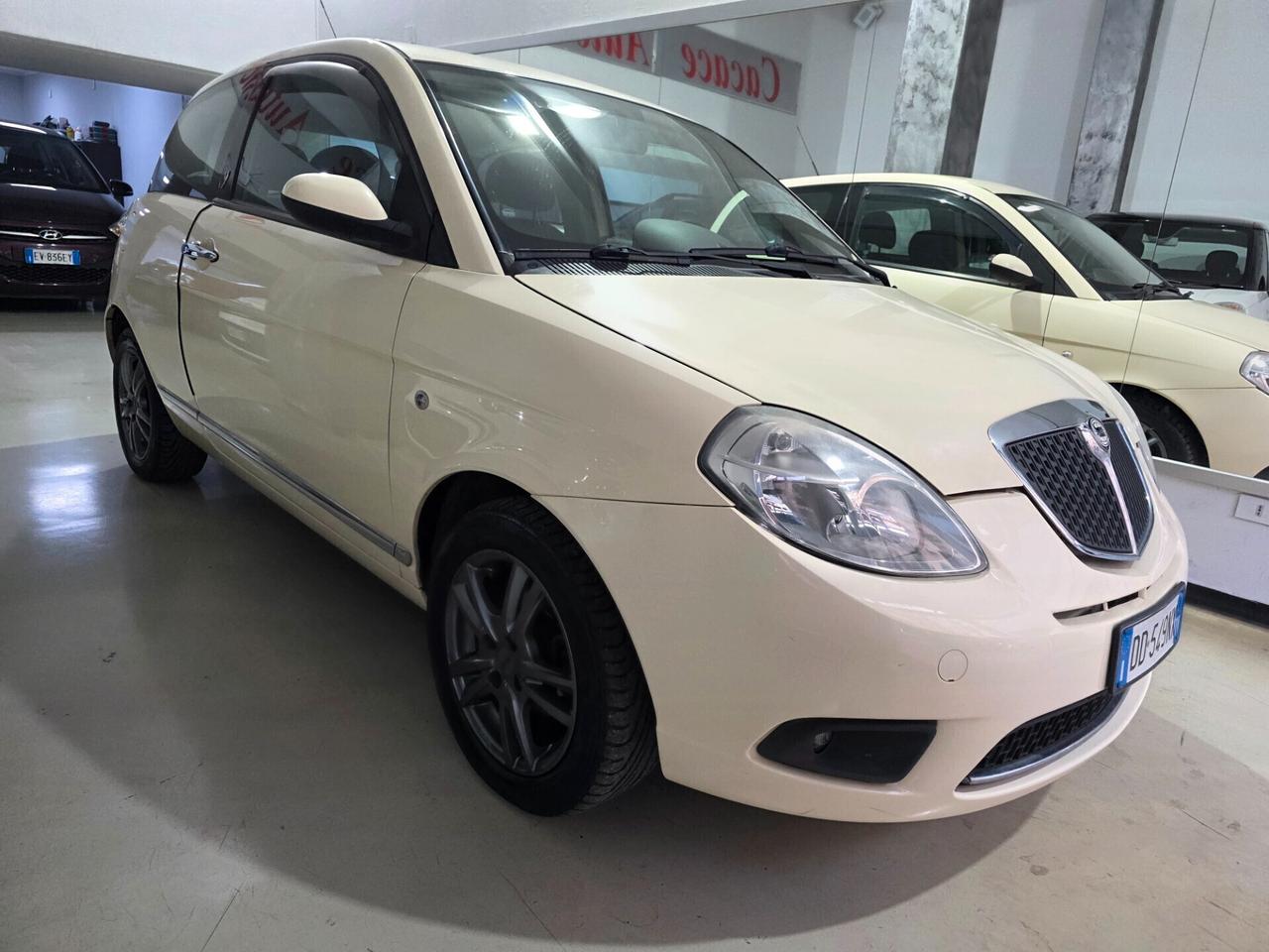 Lancia Ypsilon 1.2 Oro Full Option