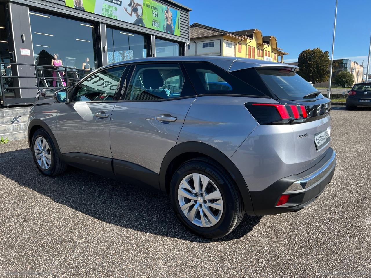PEUGEOT 3008 BlueHDi 130 S&S EAT8 Business IVA DEDUCIBILE