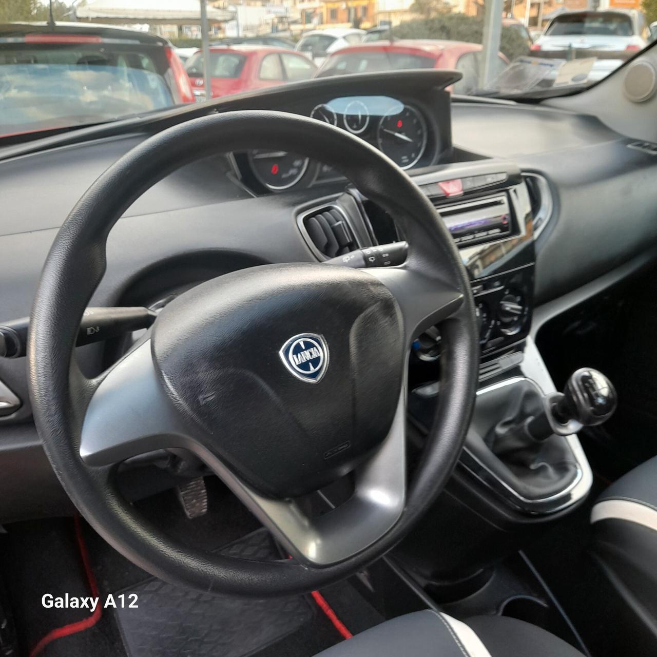 Lancia Ypsilon 1.2 69 CV 5 porte Elefantino