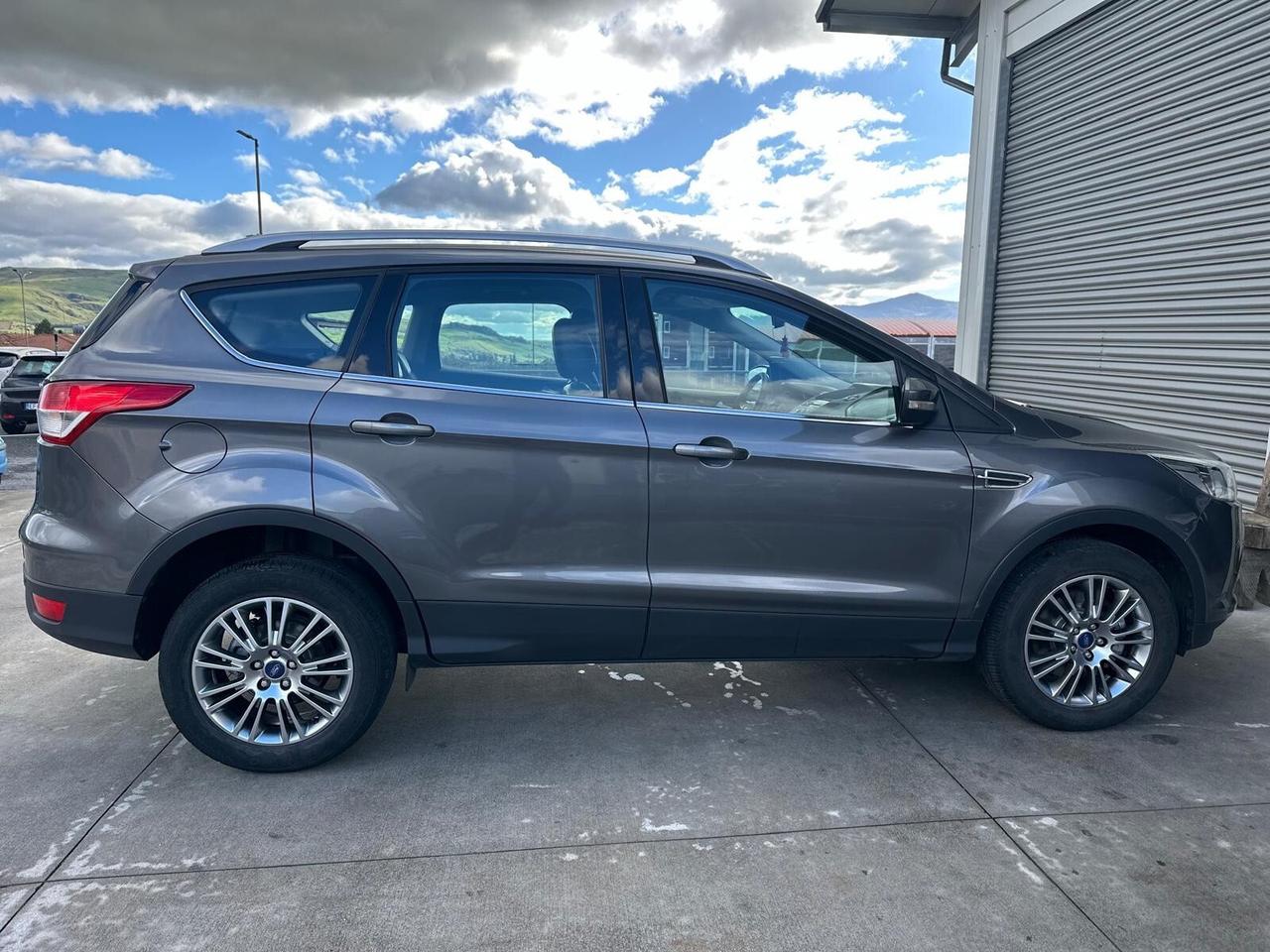 Ford Kuga 2.0 TDCI 140 CV 4WD Titanium