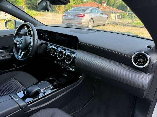 Mercedes-Benz CLA 200 Shooting Brake d Business Extra auto IVA DEDUCIBILE