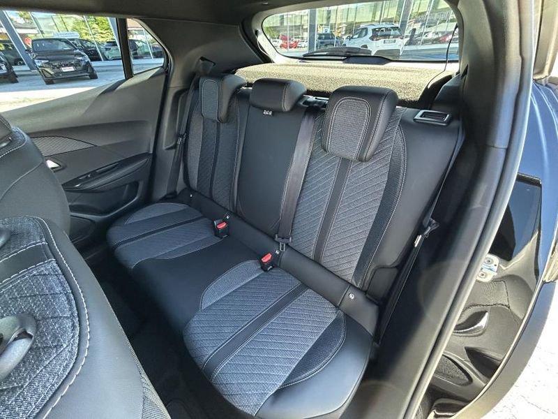 Peugeot 2008 PureTech 100 Allure NAVI + KEYLESS + CAMERA 360°
