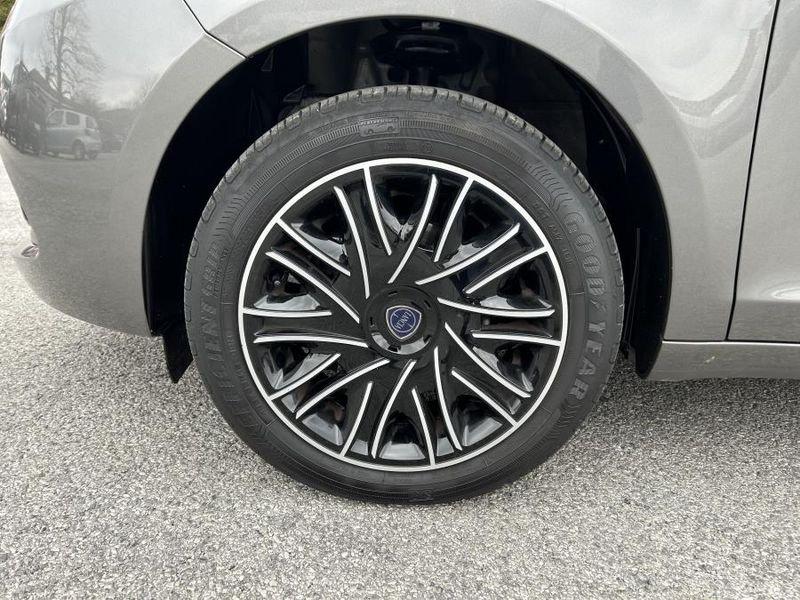 Lancia Ypsilon 1.0 FireFly Hybrid Ecochic Gold 5p OK NEOPATENTATI
