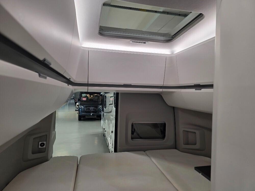 CAMPER VAN VOLKSWAGEN GRAND CALIFORNIA