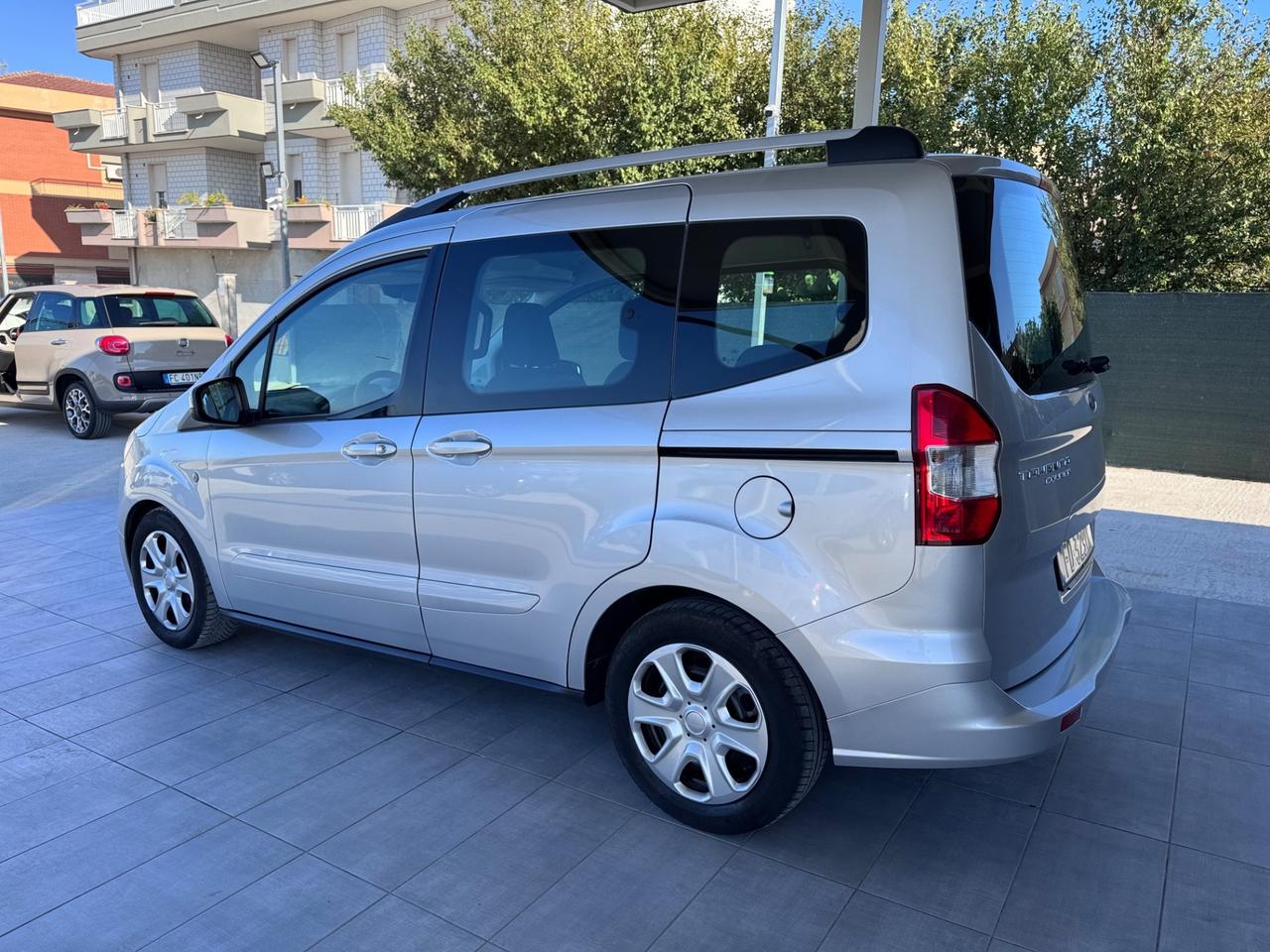 Ford Tourneo Courier 1.5 TDCI 95 CV Plus