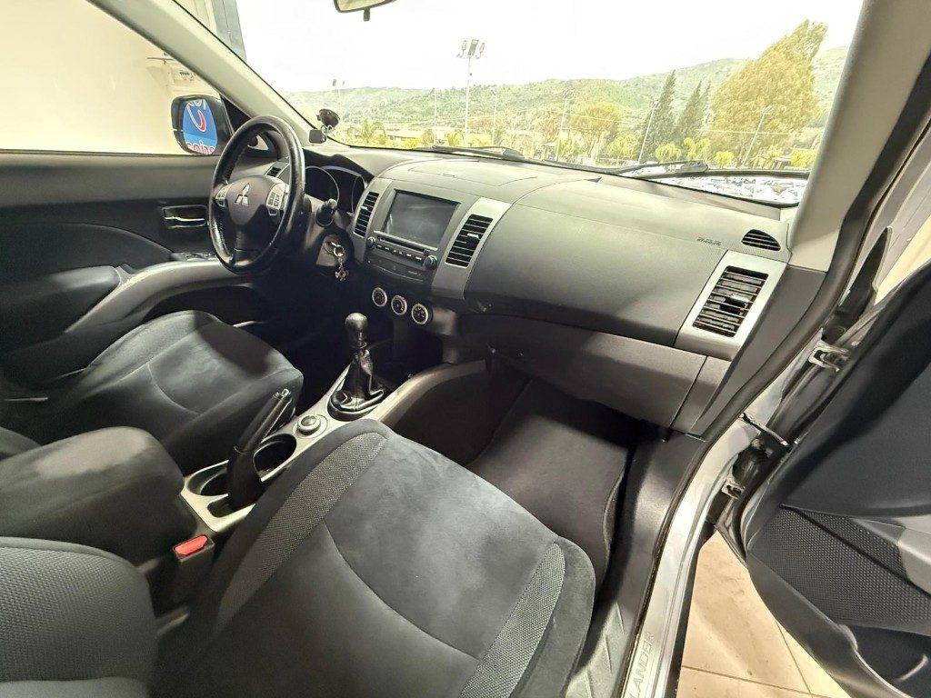 Mitsubishi Outlander 2.0 DI-D Instyle 7 p.ti DPF 7 POSTI