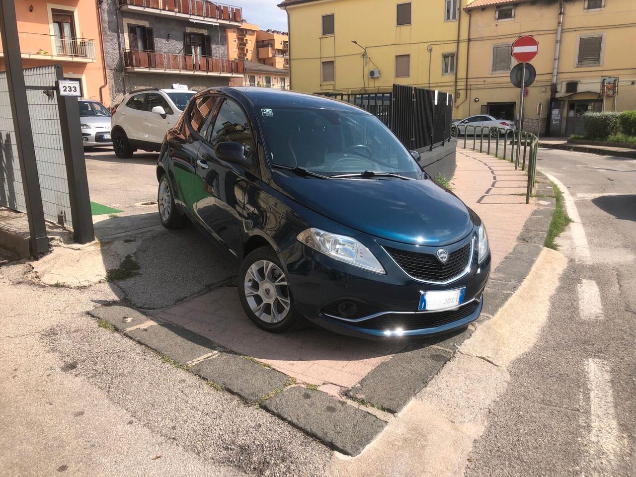 Lancia Ypsilon 1.2 69 CV 5 porte GPL Ecochic Gold