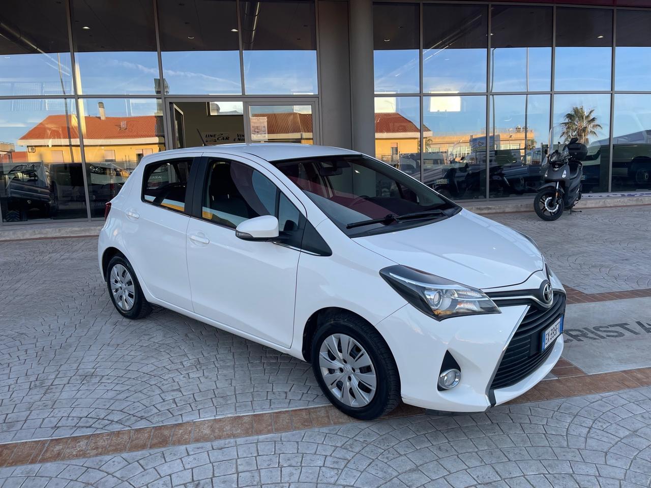Toyota Yaris 1.0 5 porte Lounge