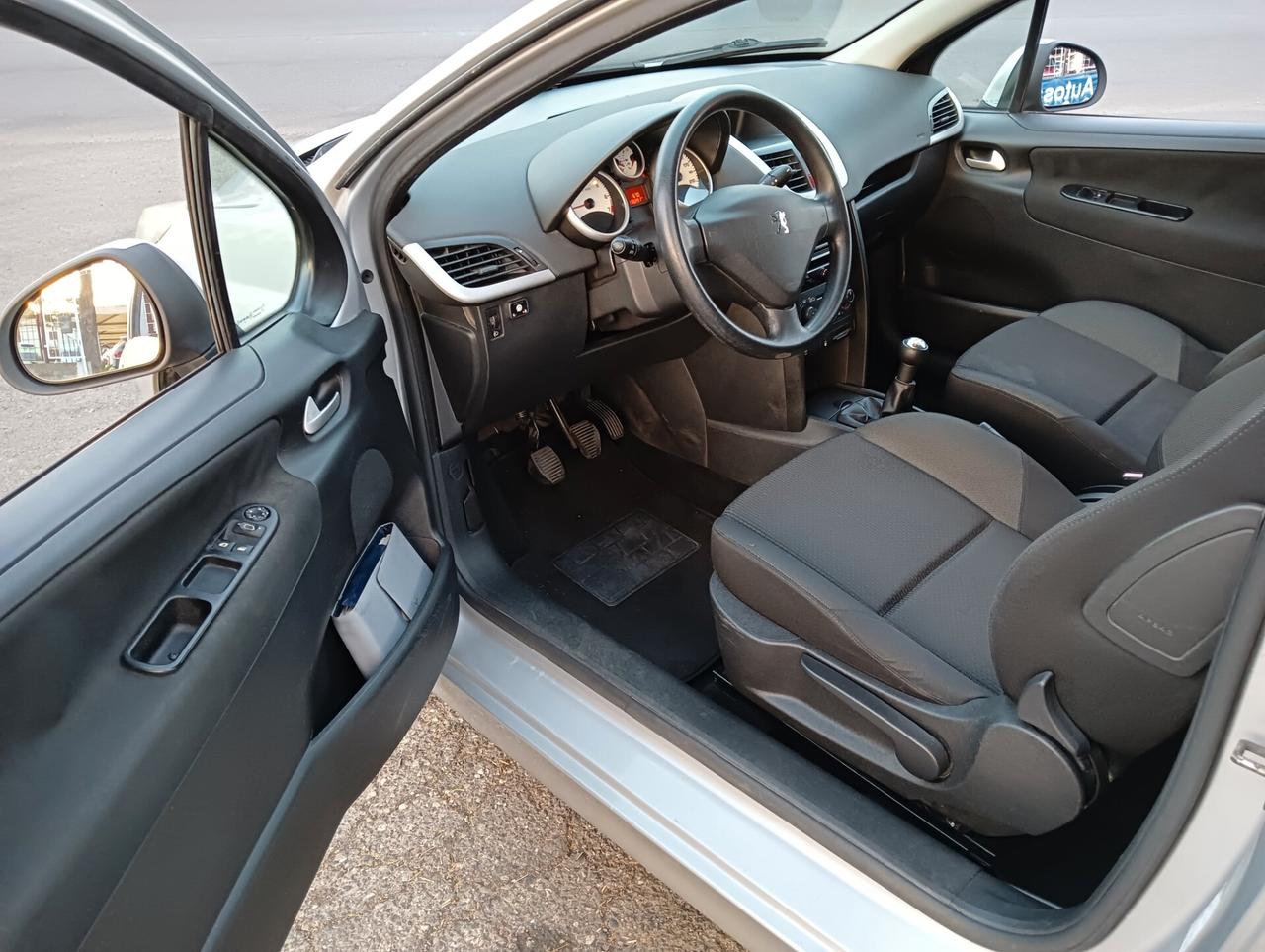 Peugeot 207 1.4 8V 75CV GPL