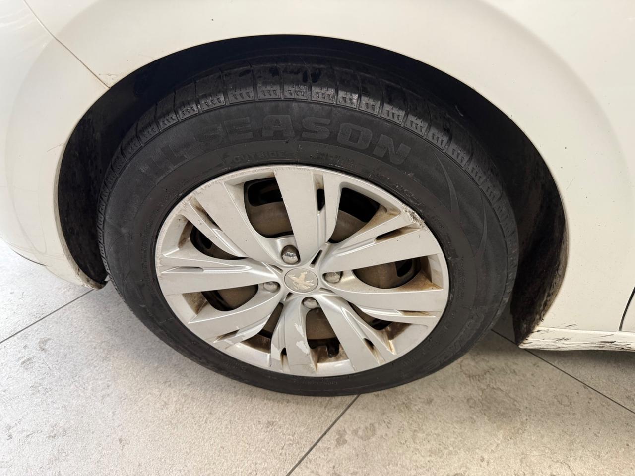 Peugeot 208 PureTech 82 3 porte Active Ok Neopatentati