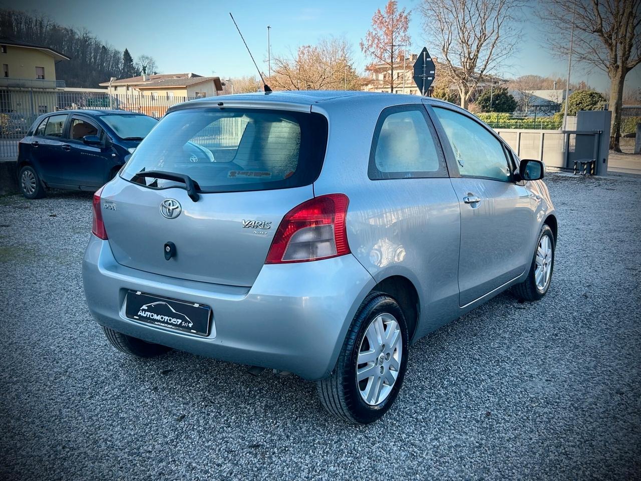 Toyota Yaris 1.3 3 porte Navi - UNIPROPRIETARIO