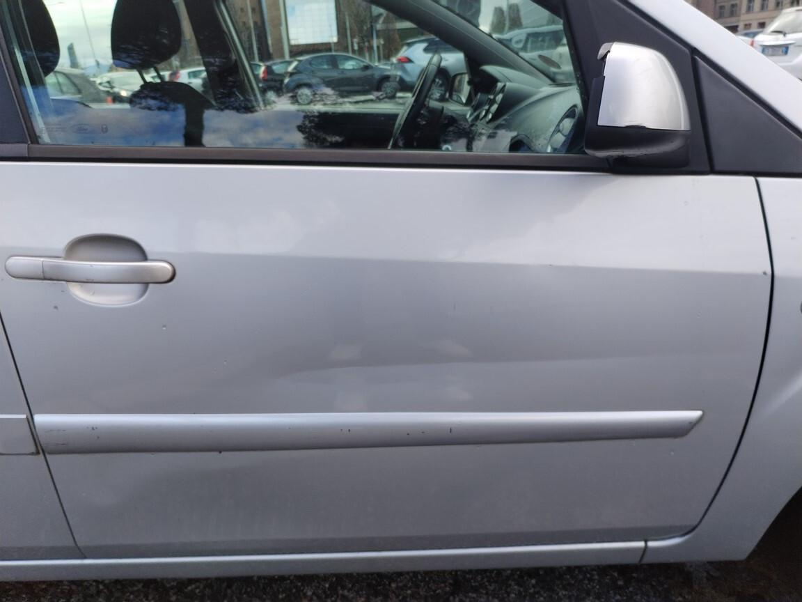 Ford Fiesta Fiesta 1.2 5p. 160000km 2007 distribuzione e tagliando fatto