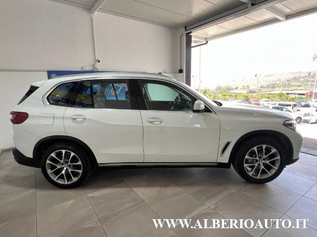 BMW X5 xDrive30d xLine TETTO + PACCHETTO INDIVIDU 12/2018