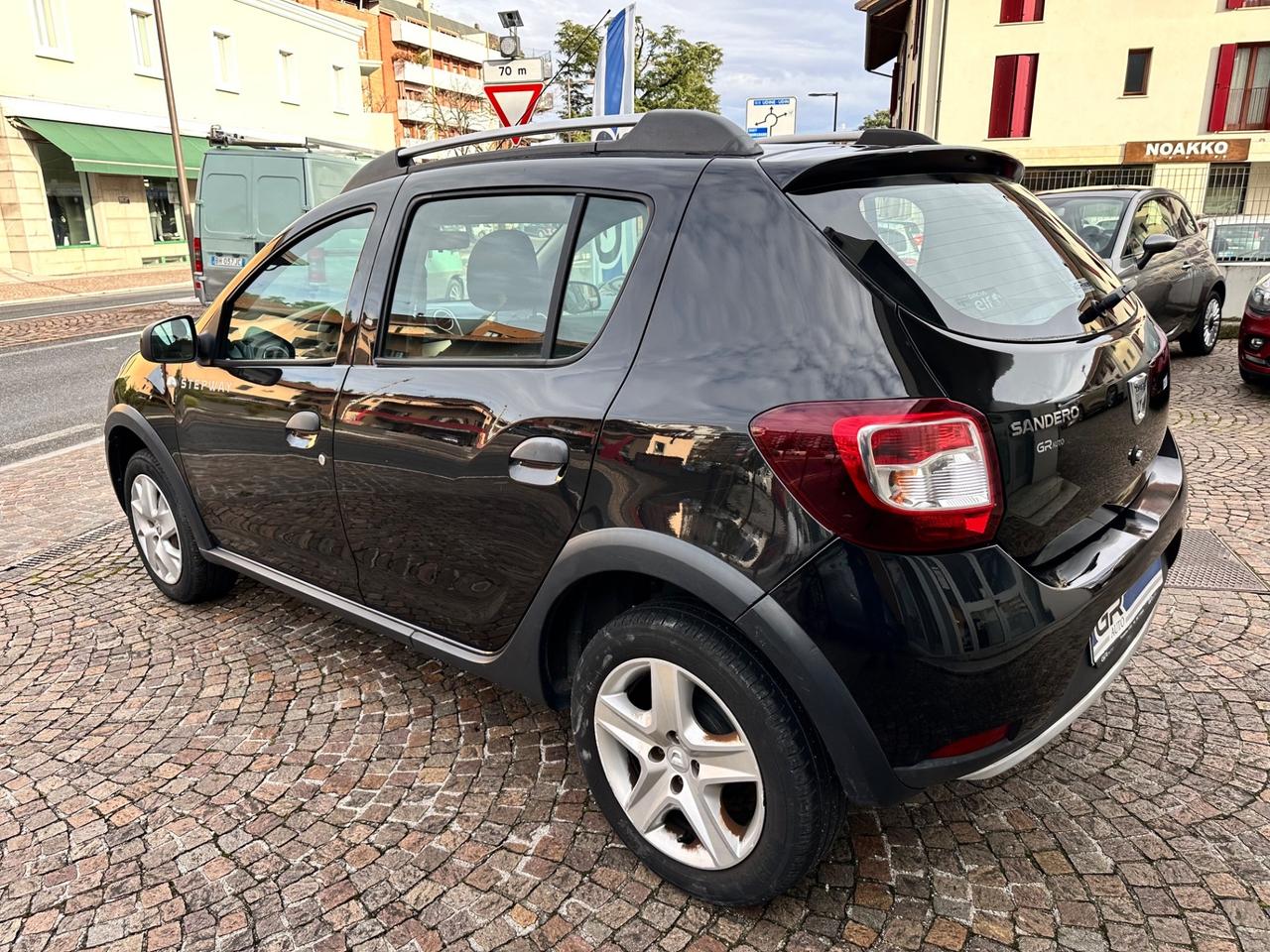 Dacia Sandero Stepway - 1.0Bz 90CV 5P - Neopatentati