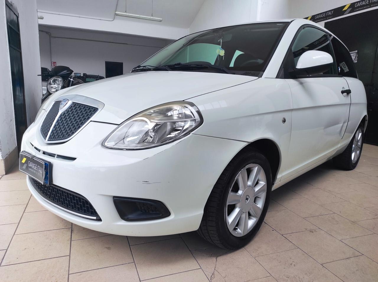 Lancia Ypsilon 1.2 Argento NEOPATENTATI