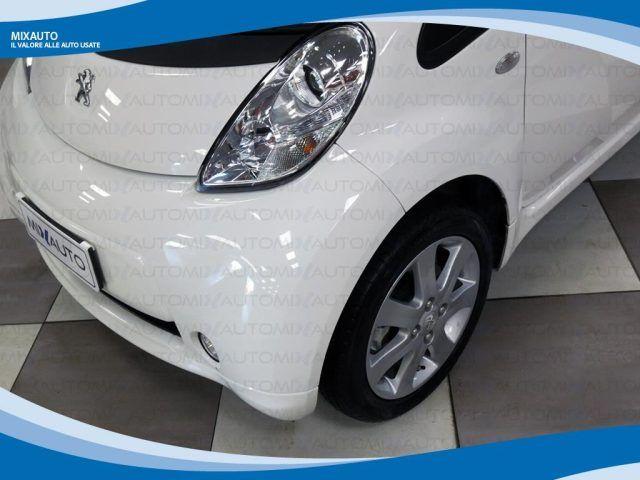 PEUGEOT iOn Active