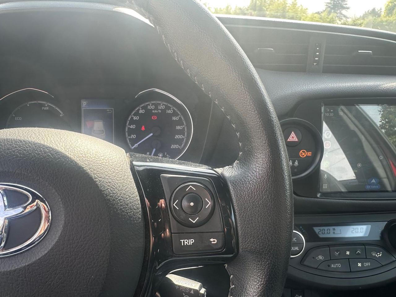Toyota Yaris Style 1.5 VVT-i HEV