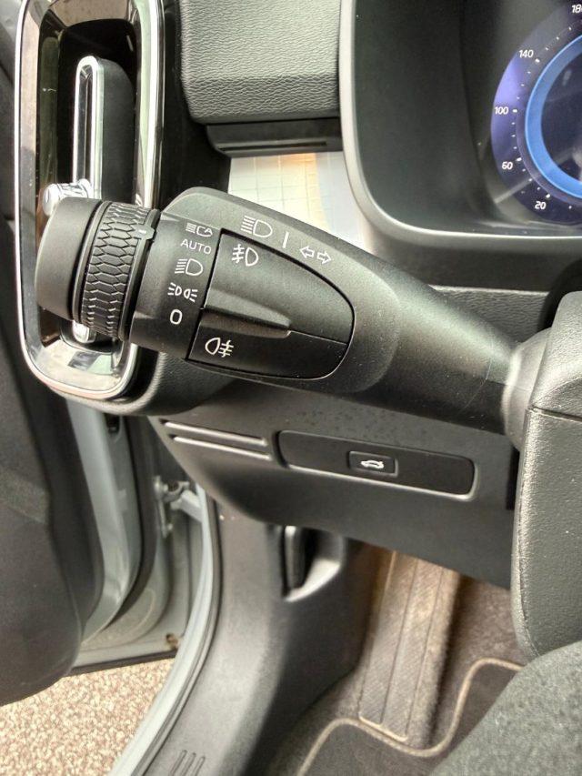 VOLVO XC40 B3 2.0 163cv Core GARANZIA 5 ANNI-IVA ESP.-WINTER