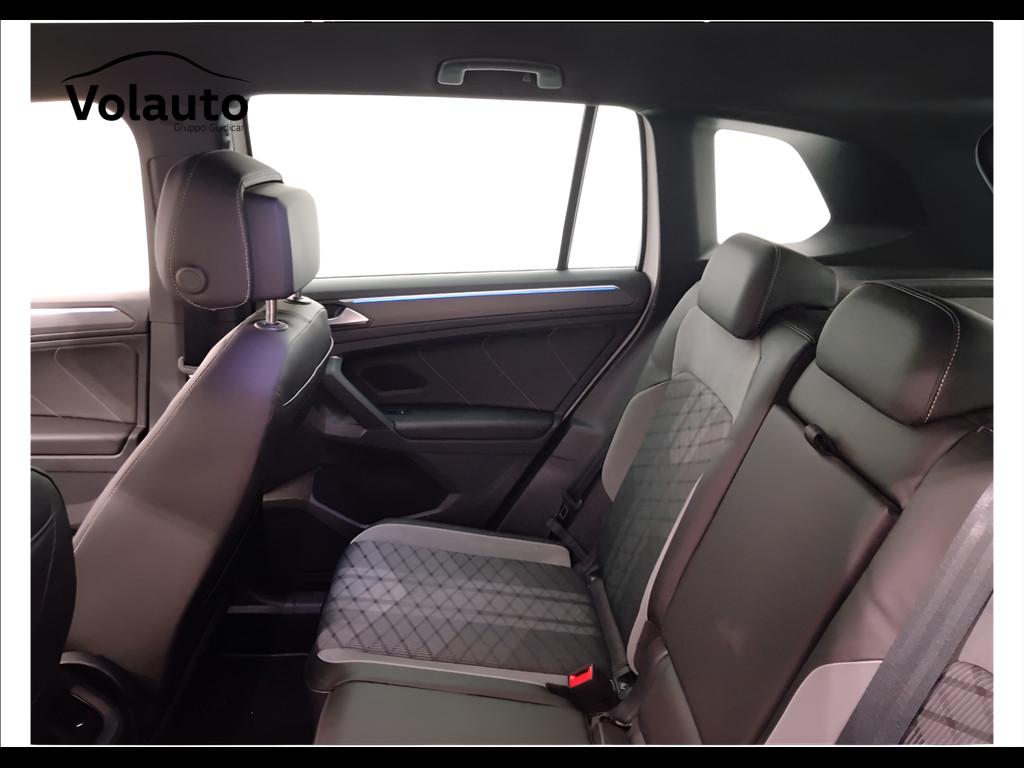 VOLKSWAGEN Tiguan II 2021 - Tiguan 1.5 tsi R-Line 150cv dsg