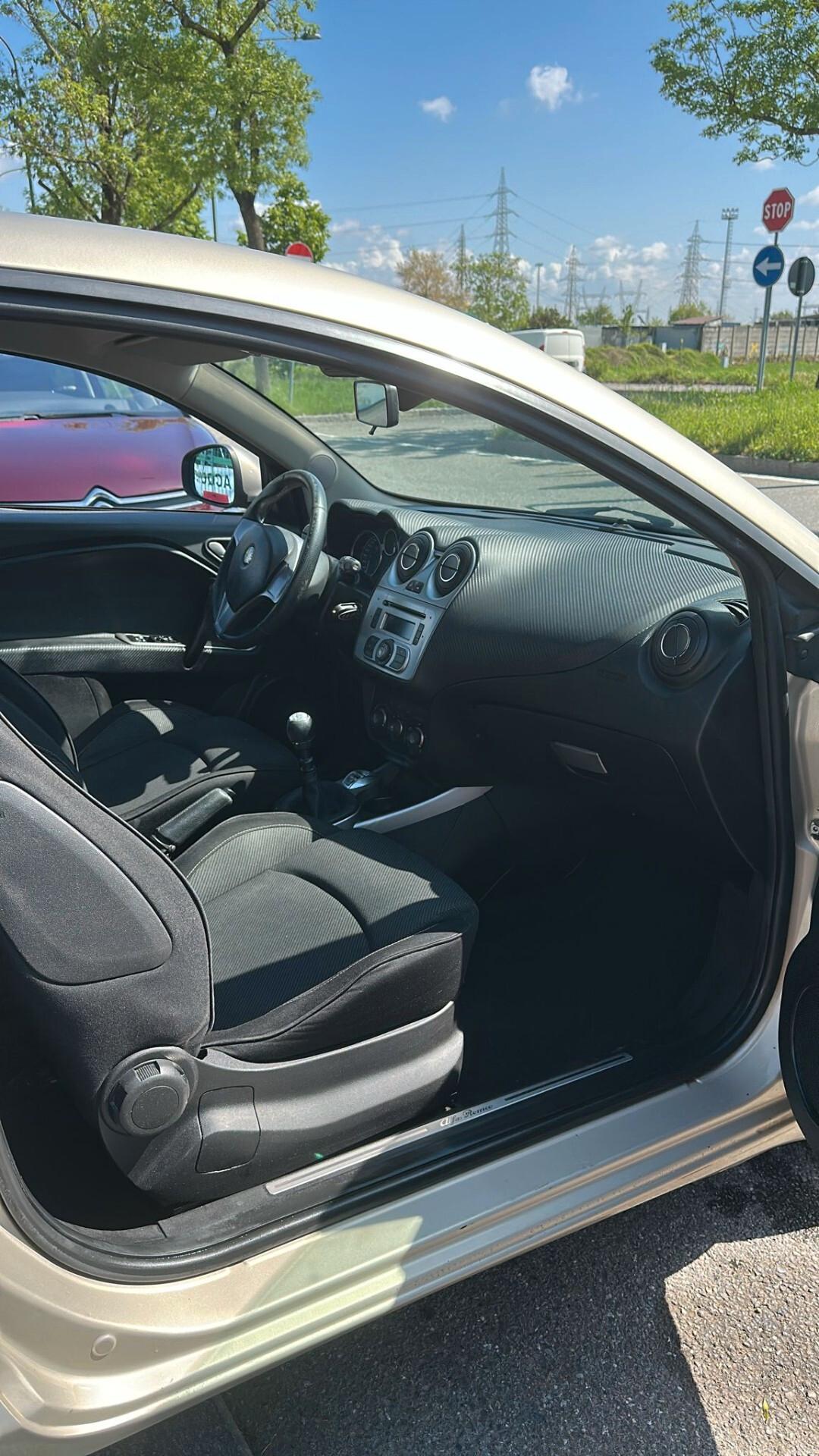 Alfa Romeo MiTo 1.6 JTDm-2 S&S Distinctive Premium Pack