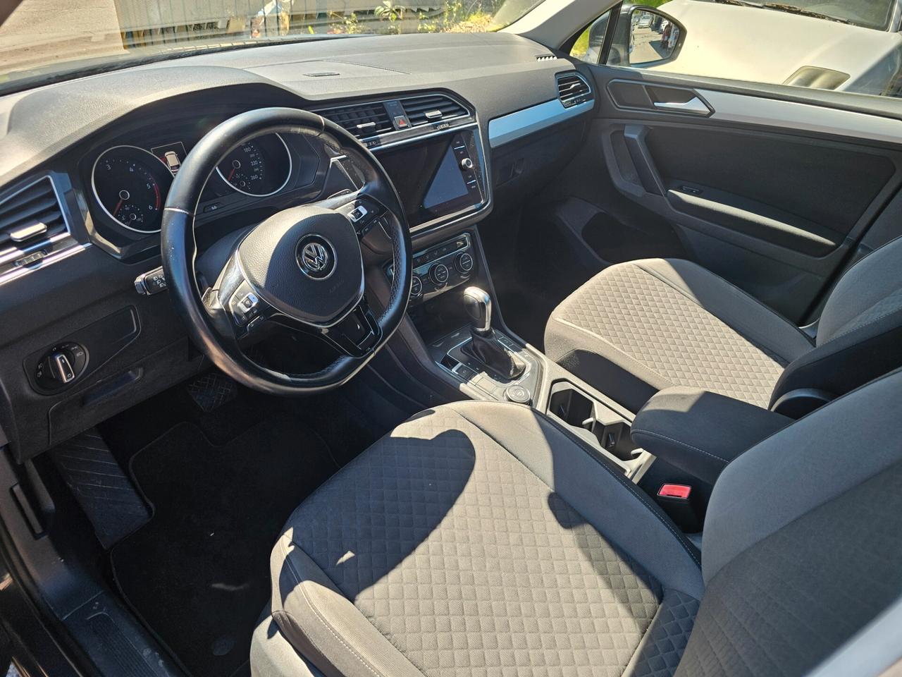 Volkswagen Tiguan 2.0 TDI SCR DSG 4MOTION Business BMT