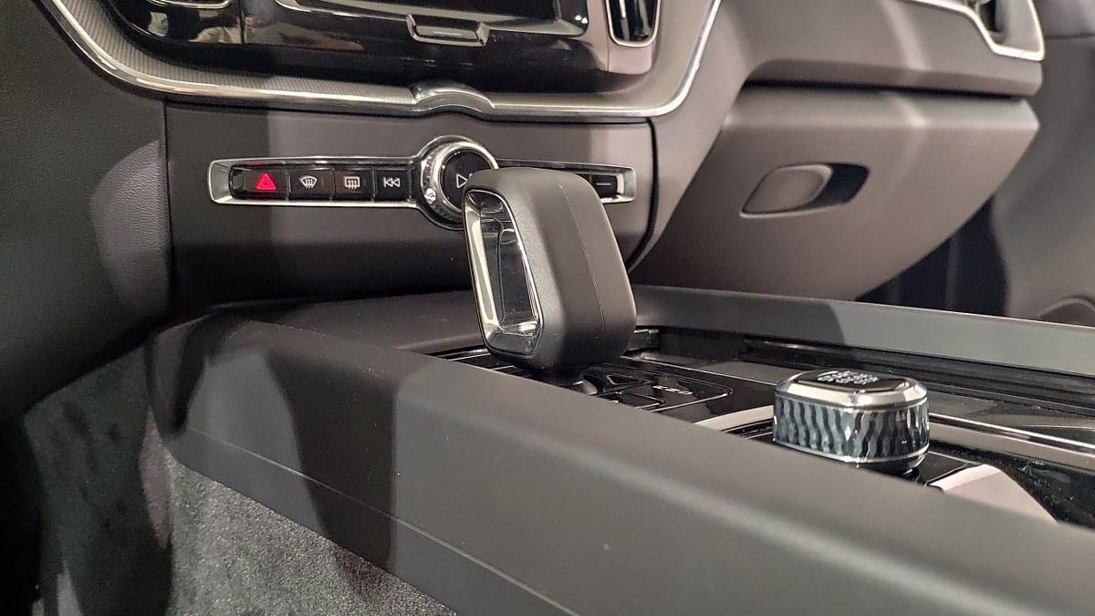 VOLVO Xc60 B4 Mild Hybrid Automatico Plus Dark