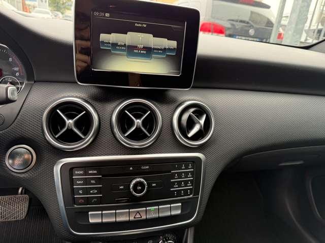Mercedes-Benz A 200 d Premium auto