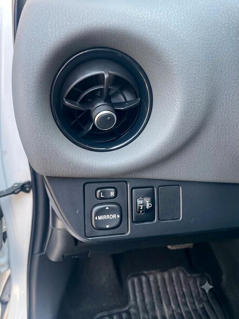 Toyota Yaris 1.5 Hybrid 5 porte Business