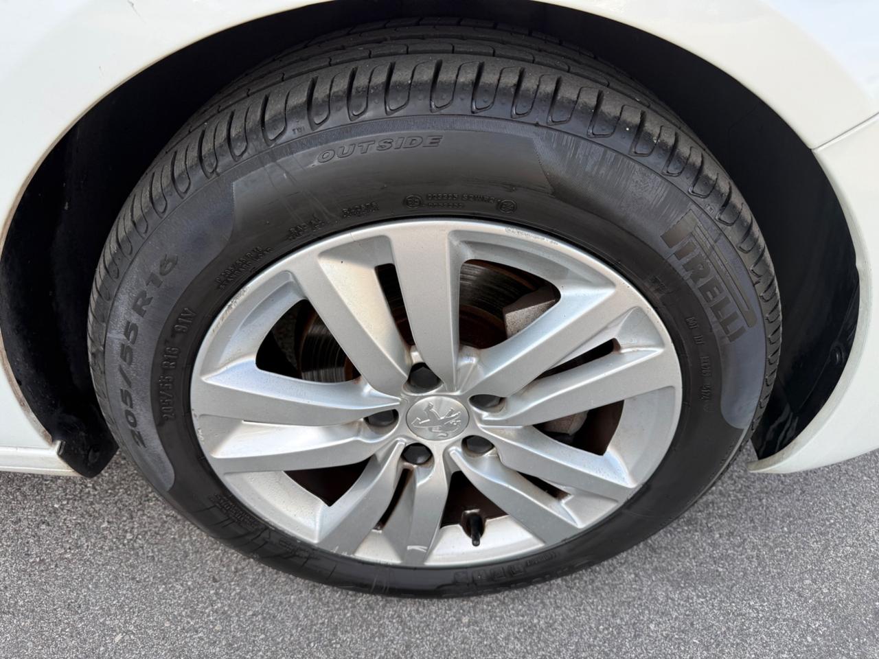 Peugeot 308 Berlina 1.5 130 Cv Bianco perla