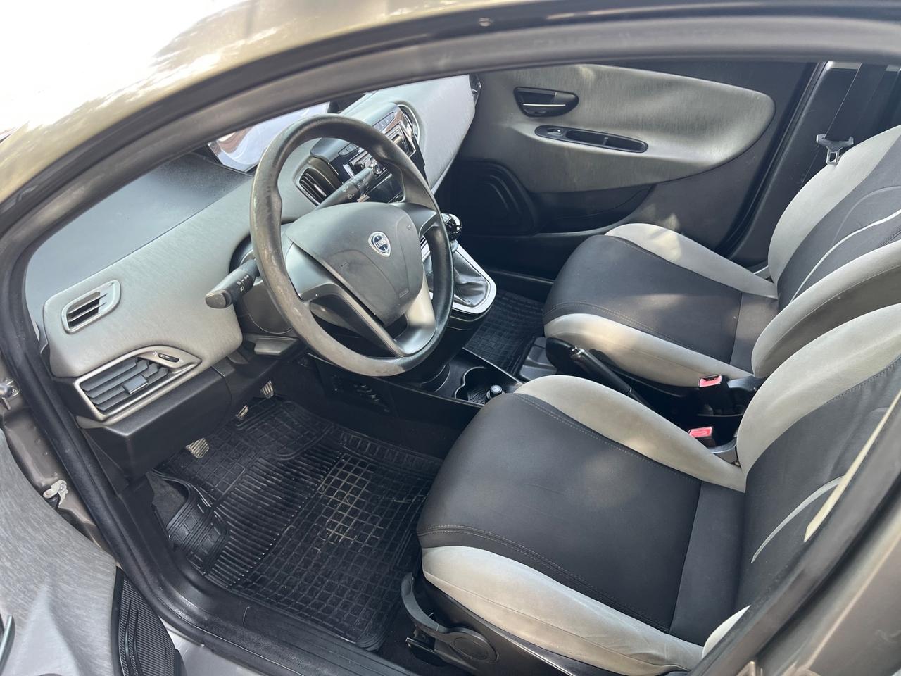 Lancia Ypsilon 1.2 69cv GPL Ecochic Platinum 2013