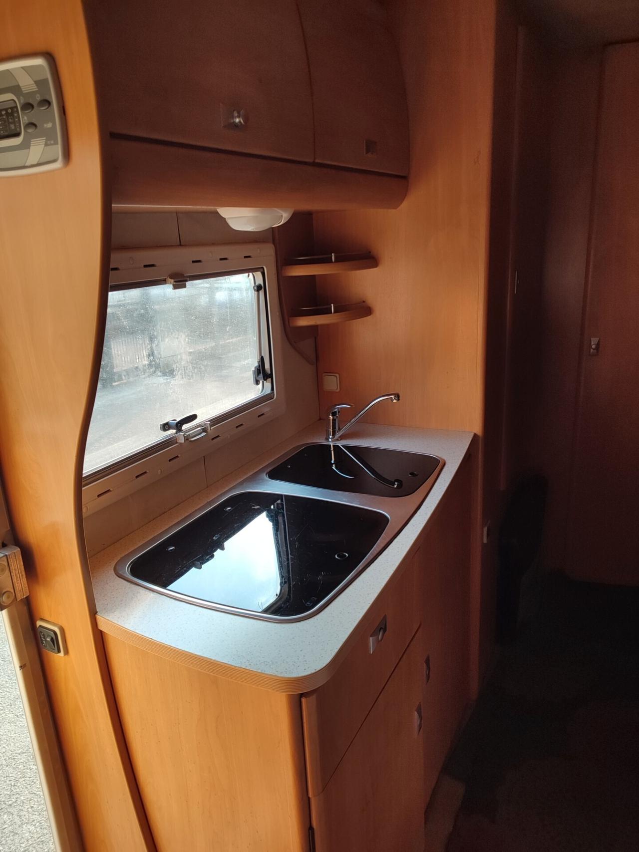 Ford TRANSIT CAMPER 6POSTI LETTO CHALLENGER