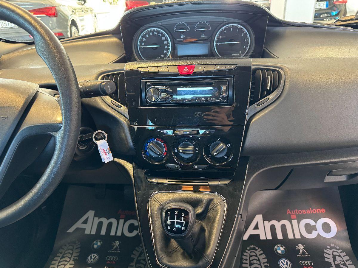 LANCIA Ypsilon 1.2 69 CV 5 porte Gold