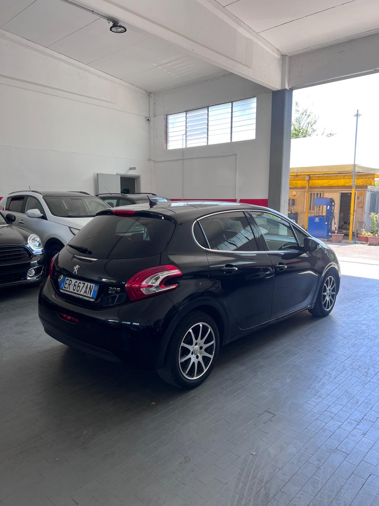 Peugeot 208 1.6 e-HDi 92 CV Stop&Start 5 porte Allure