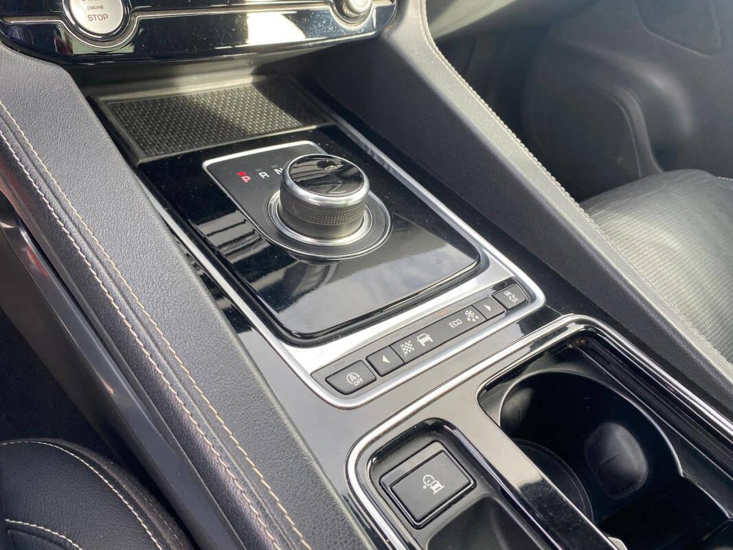 Jaguar F-Pace 2.0d R-Sport 180cv