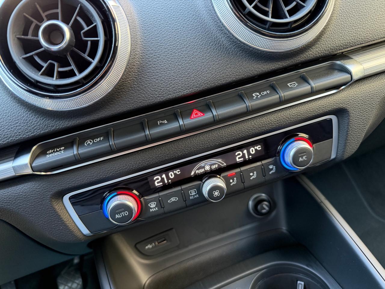 Audi A3 Sportback 1.6 TDI Sport - GARANZIA