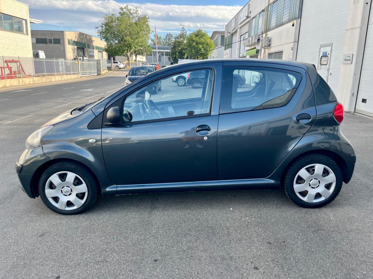 Toyota Aygo 1.0benz 2008 86.000km per neopatentati