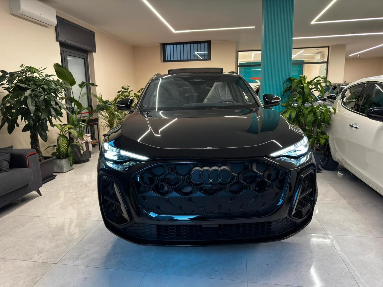 Audi Q5 SPB 40 TDI quattro S tronic line plus/ IDENTITY BLACK