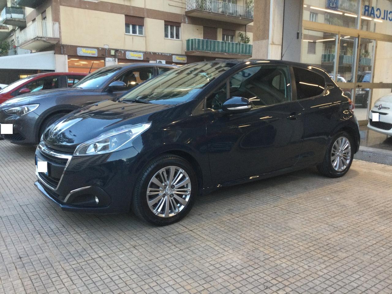 Peugeot 208 PureTech 82 3 porte Allure