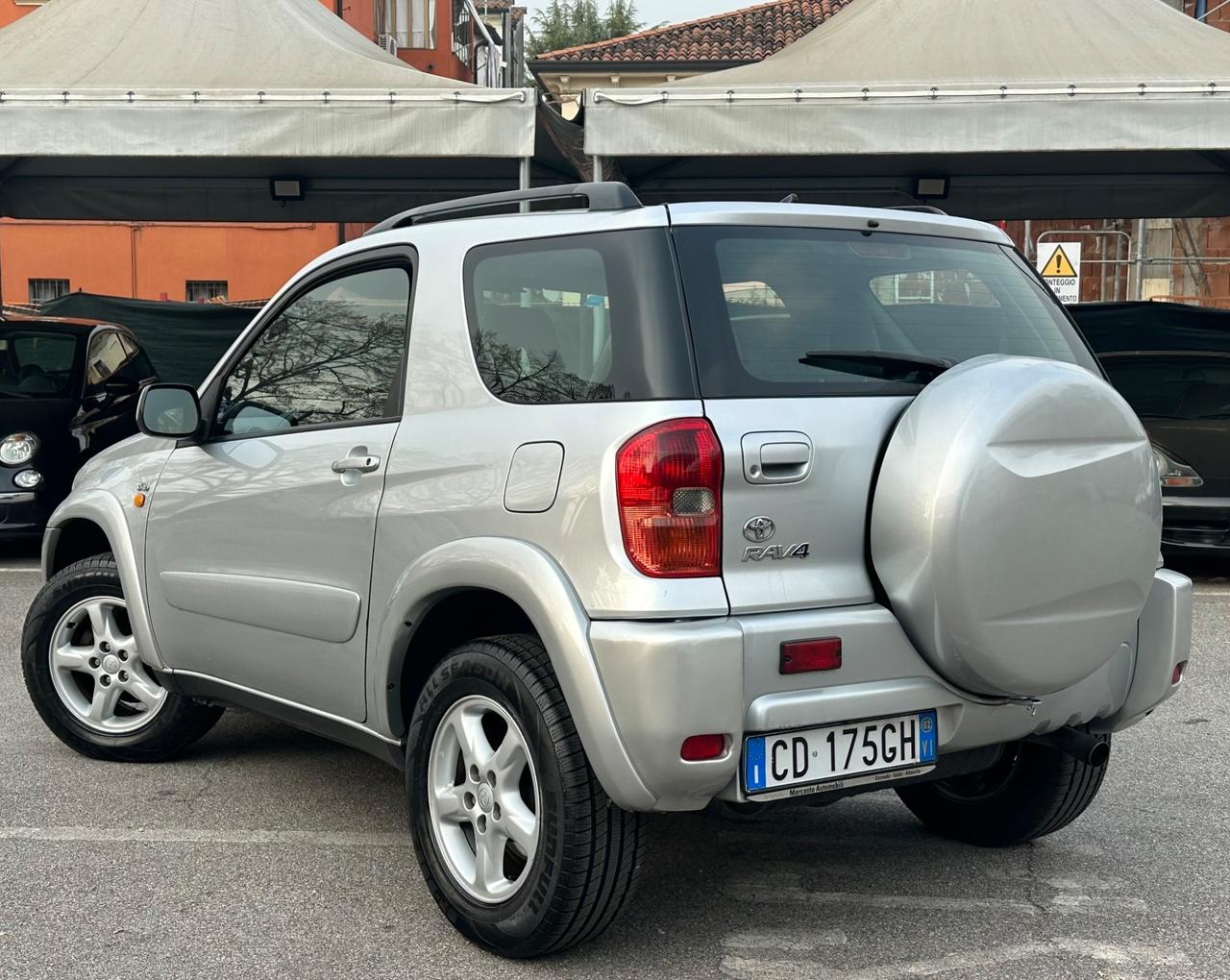 Toyota RAV 4 RAV4 2.0 Tdi D-4D cat 3 porte Sol