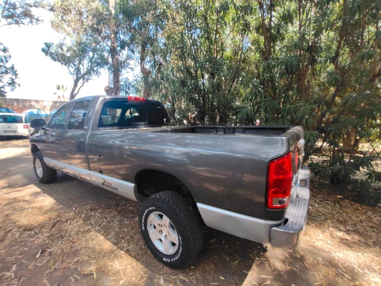 Dodge RAM SLT Long Cab
