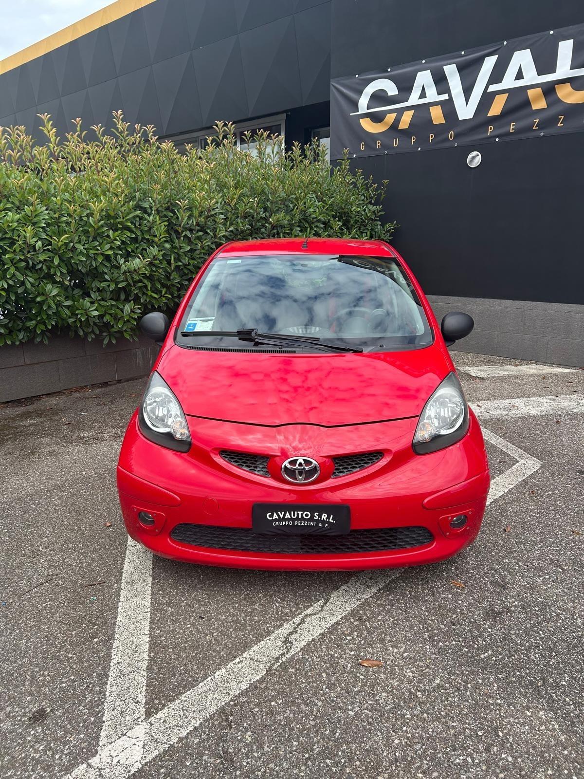 Toyota Aygo 1.4 turbodiesel 5 porte Sol